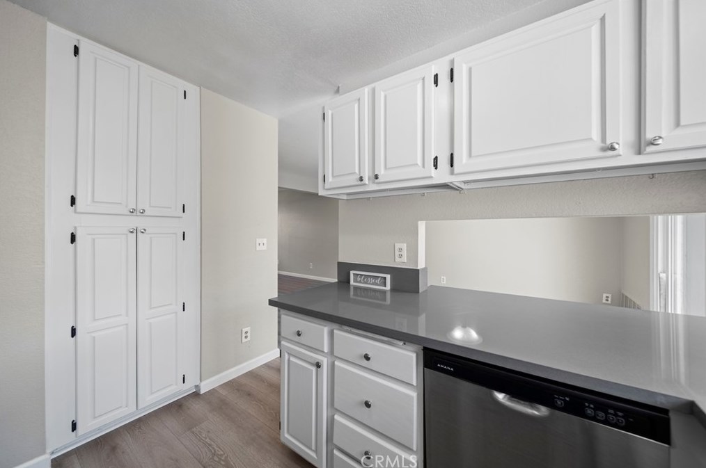 43611 Park Ave, Lancaster CA  93534-5075 exterior