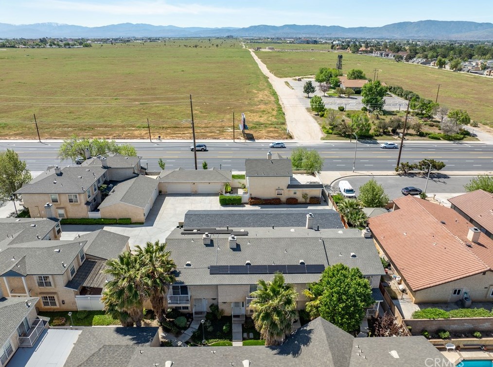 43611 Park Ave, Lancaster CA  93534-5075 exterior