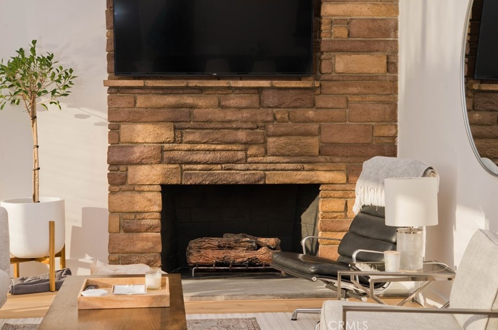 1215 Vis Superba, Glendale CA 91205 exterior