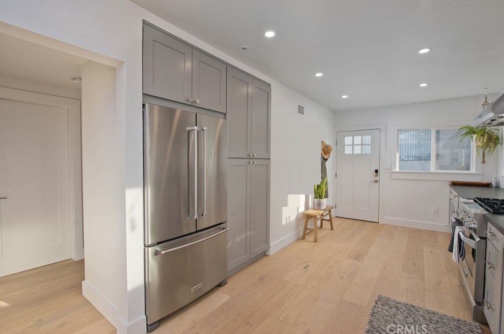 1215 Vis Superba, Glendale CA 91205 exterior