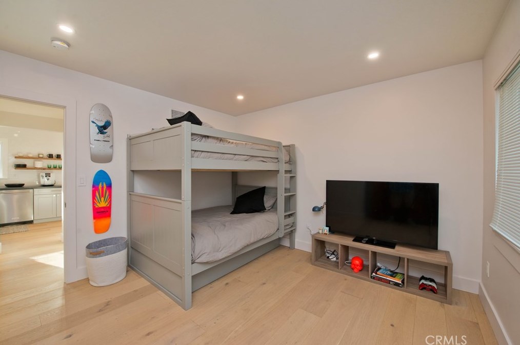 1215 Vis Superba, Glendale CA 91205 exterior