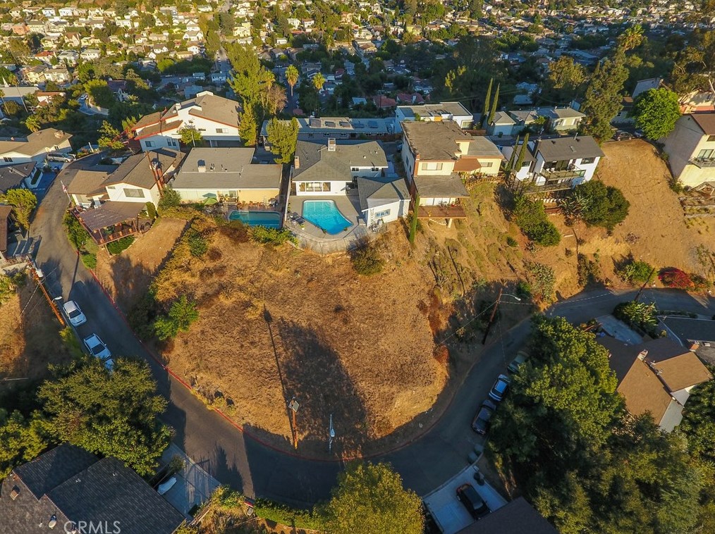 1215 Vis Superba, Glendale CA 91205 exterior