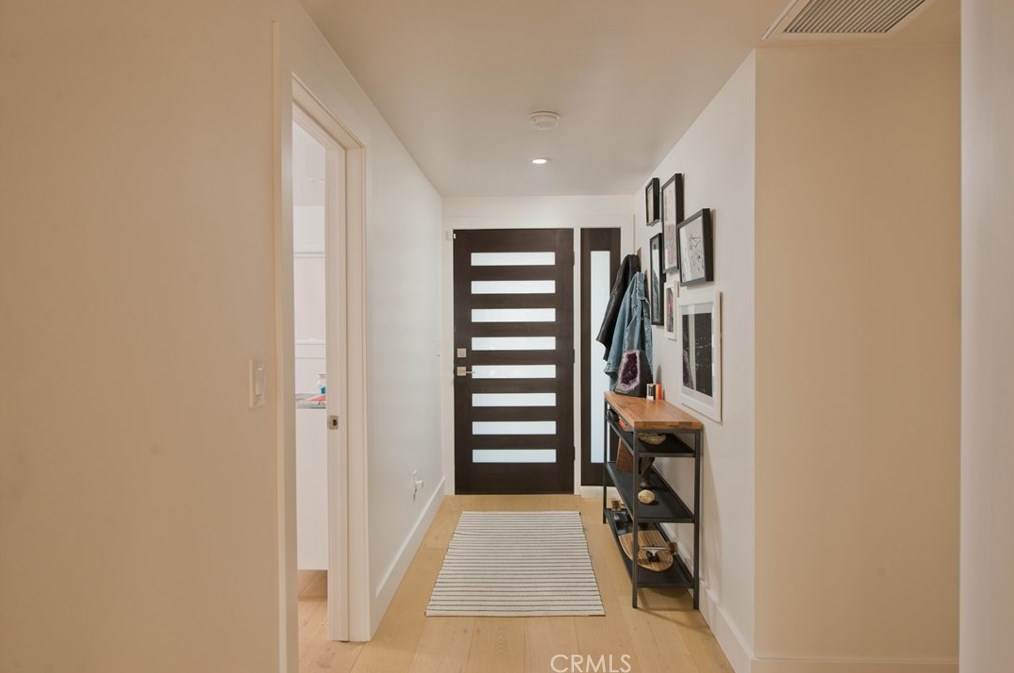 1215 Vis Superba, Glendale CA 91205 exterior