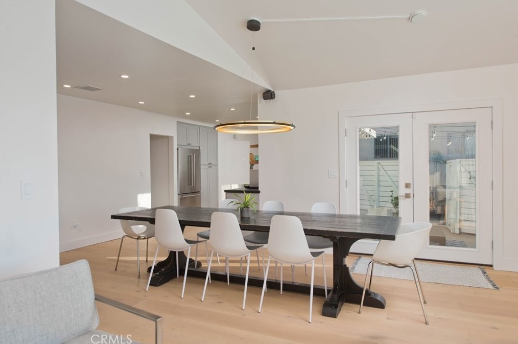 1215 Vis Superba, Glendale CA 91205 exterior