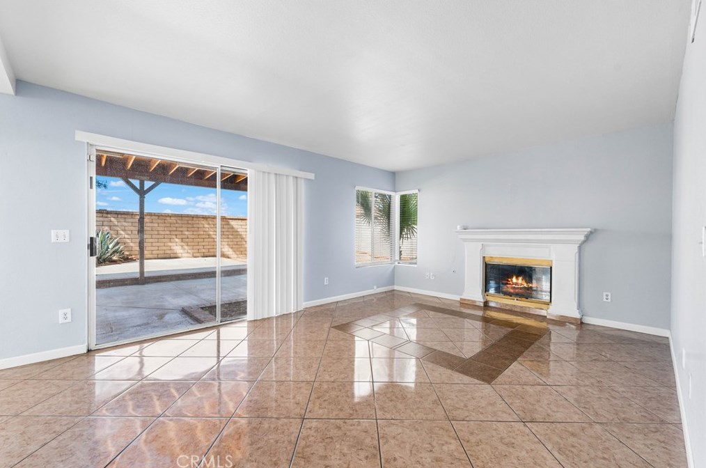 3035 Maricotte Dr, Palmdale CA  93550-2437 exterior