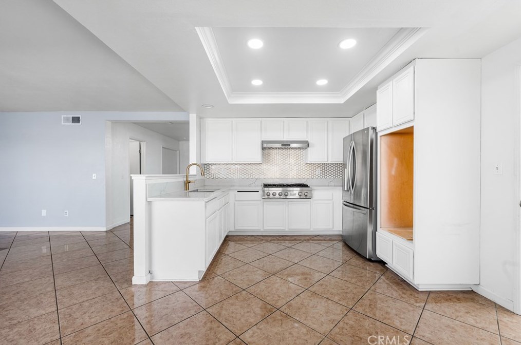 3035 Maricotte Dr, Palmdale CA  93550-2437 exterior