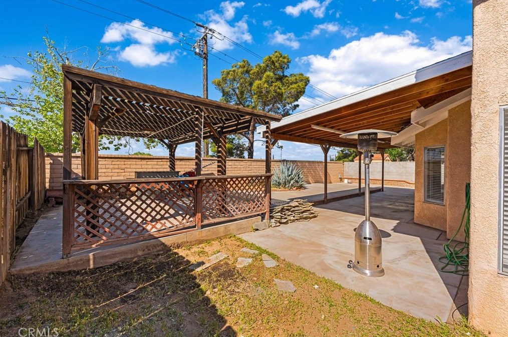 3035 Maricotte Dr, Palmdale CA  93550-2437 exterior