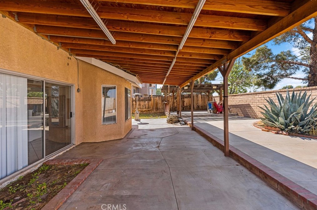 3035 Maricotte Dr, Palmdale CA  93550-2437 exterior