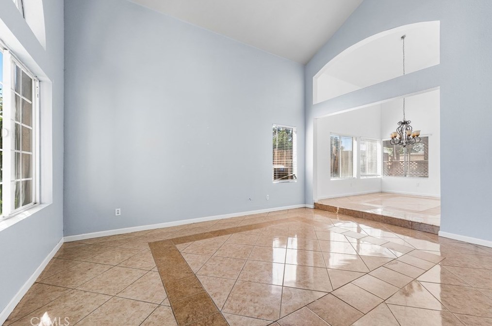 3035 Maricotte Dr, Palmdale CA  93550-2437 exterior