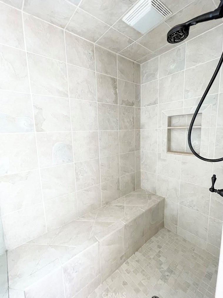 320 Rossmore Dr, Oxnard CA  93035-4465 exterior