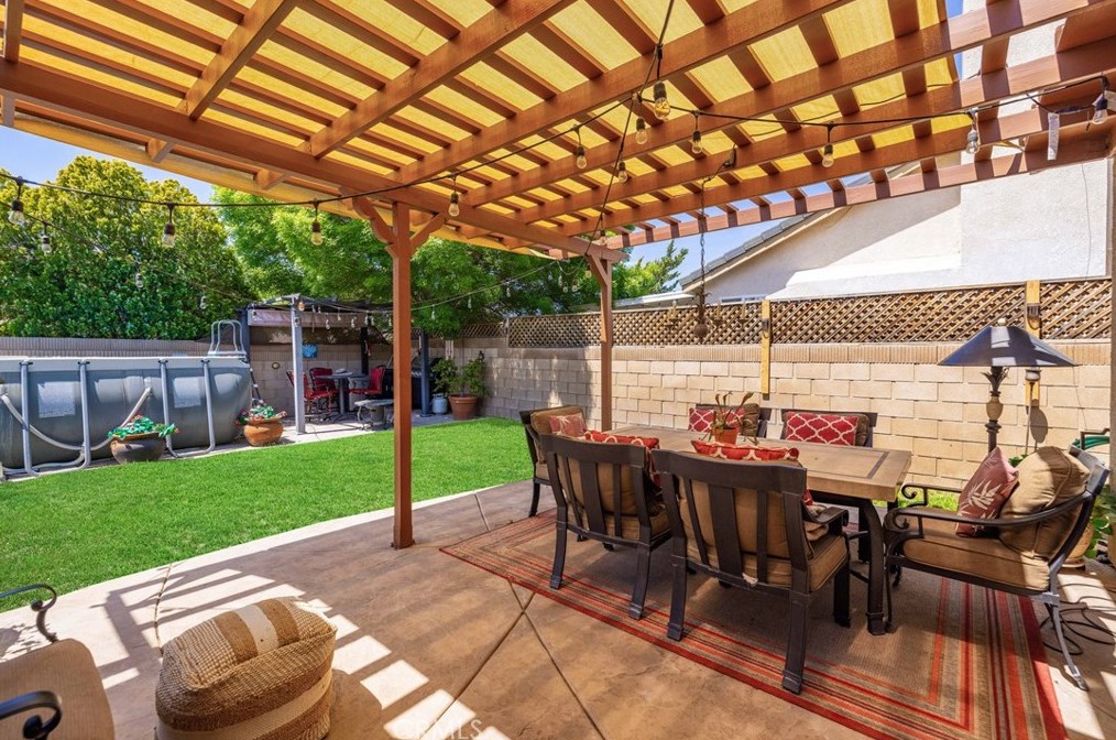 44029 Chaparral Dr, Lancaster CA  93536-6275 exterior