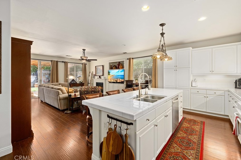 44029 Chaparral Dr, Lancaster CA  93536-6275 exterior