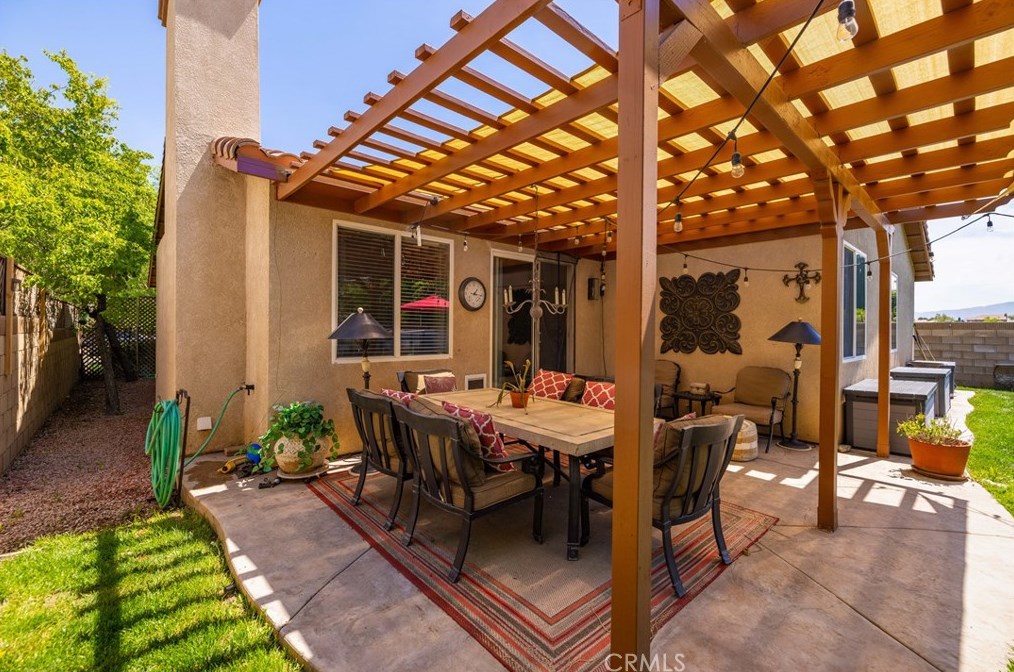 44029 Chaparral Dr, Lancaster CA  93536-6275 exterior