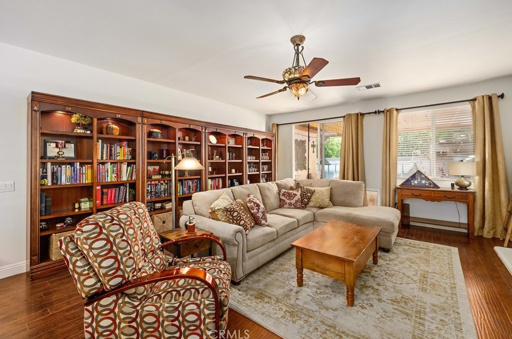 44029 Chaparral Dr, Lancaster CA  93536-6275 exterior