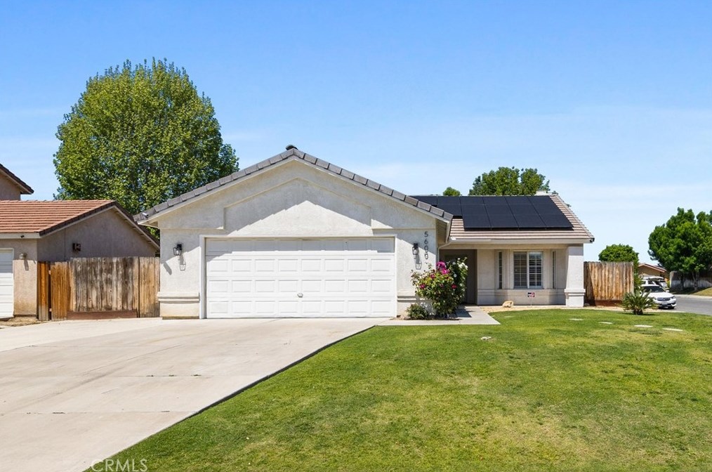 5600 Summer Cypress Dr, Bakersfield CA  93313-5188 exterior