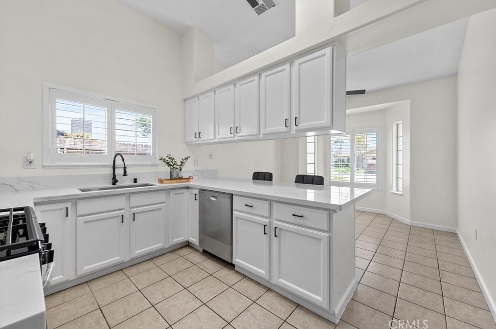 5600 Summer Cypress Dr, Bakersfield CA  93313-5188 exterior