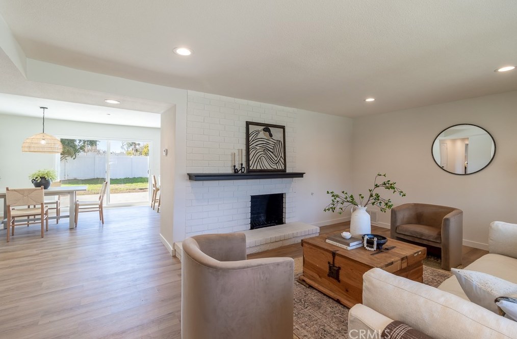 3421 Corpus Christi St, Simi Valley CA 93063-1408 exterior