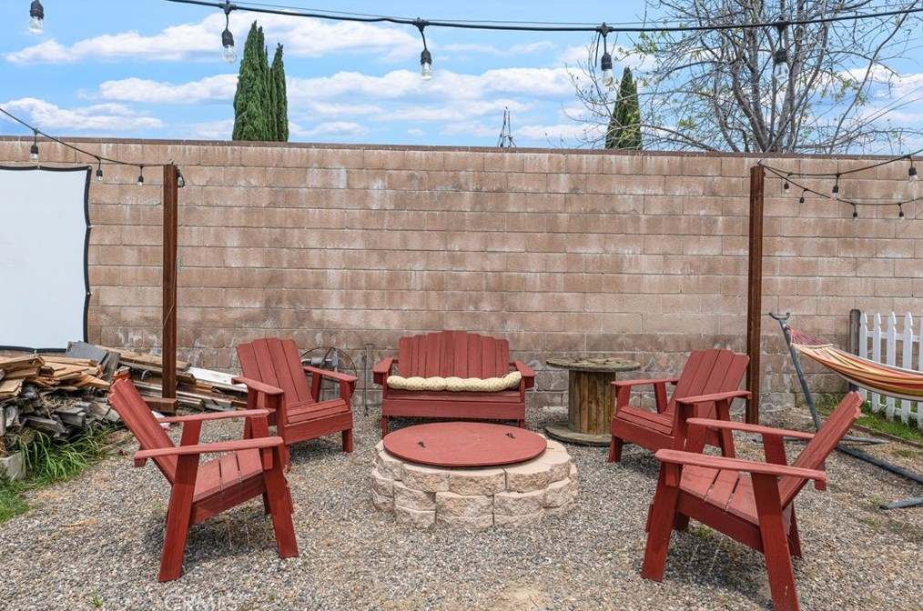 4275 Eileen St, Simi Valley CA  93063-2918 exterior