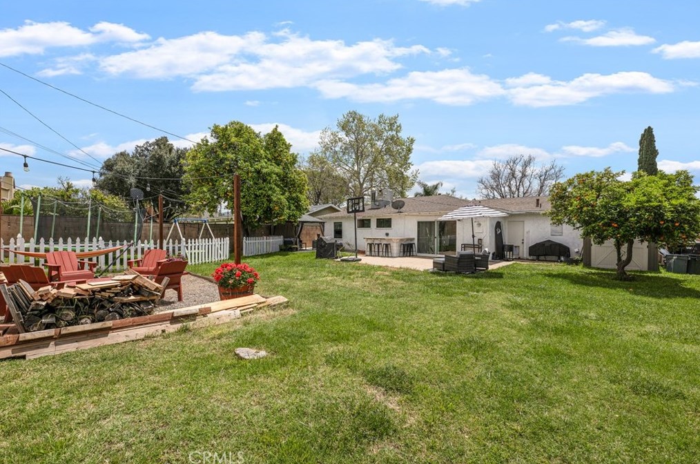 4275 Eileen St, Simi Valley CA  93063-2918 exterior