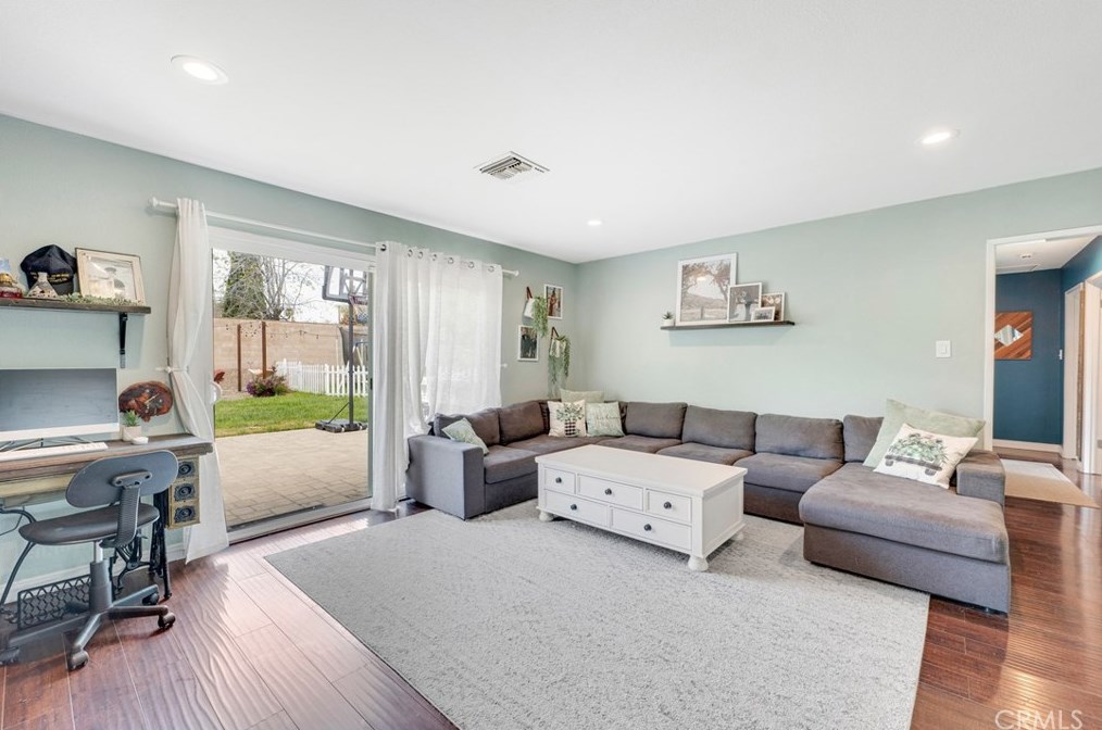4275 Eileen St, Simi Valley CA  93063-2918 exterior