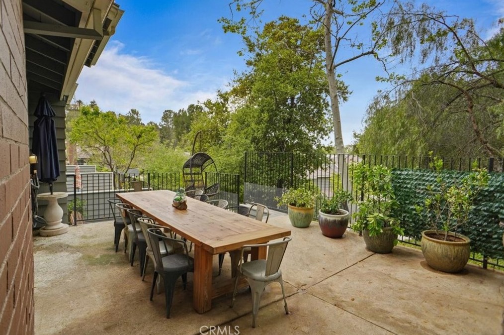 1408 View Dr, Thousand Oaks CA 91362-4315 exterior