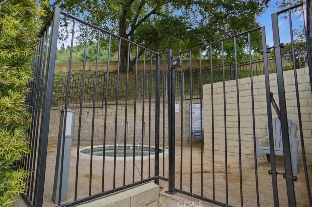 1408 View Dr, Thousand Oaks CA 91362-4315 exterior