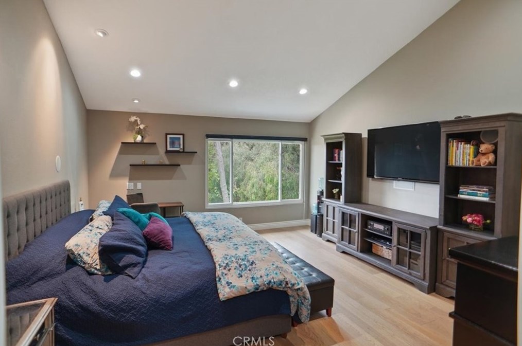 1408 View Dr, Thousand Oaks CA 91362-4315 exterior