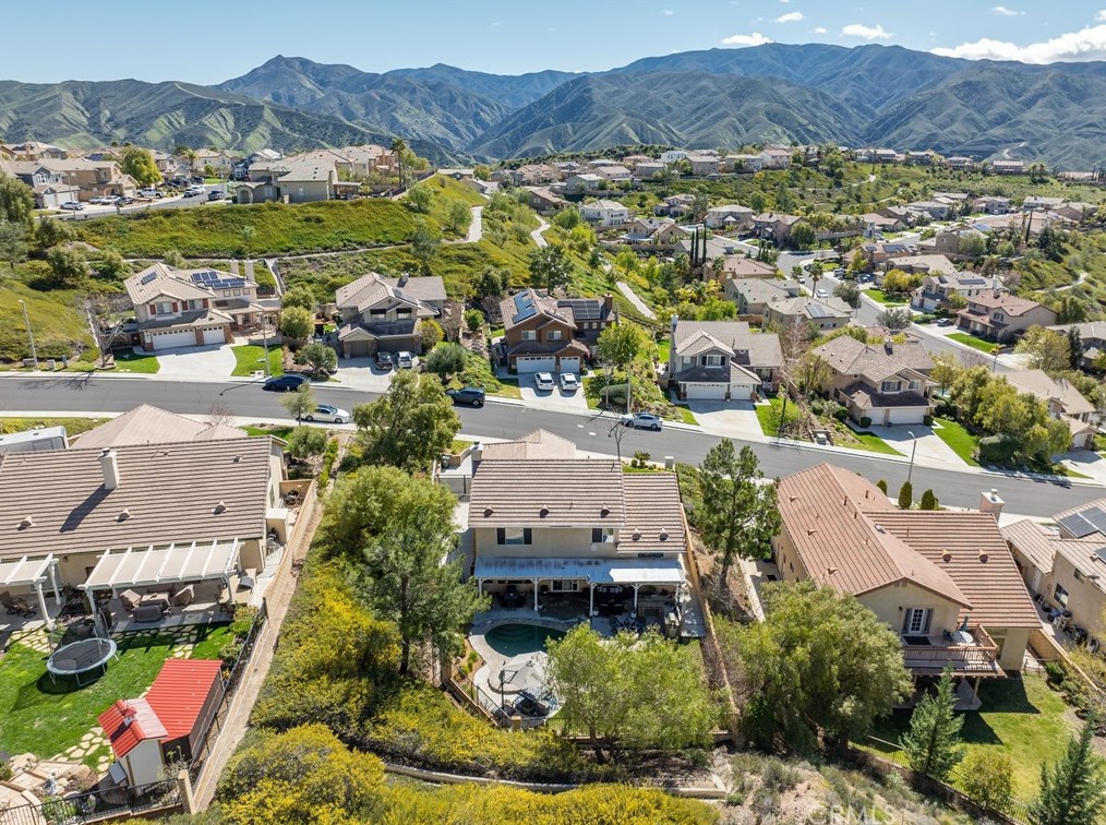 29655 Mammoth Ln, Santa Clarita CA  91387-6226 exterior