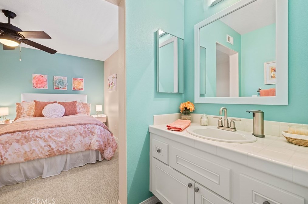 29655 Mammoth Ln, Santa Clarita CA  91387-6226 exterior