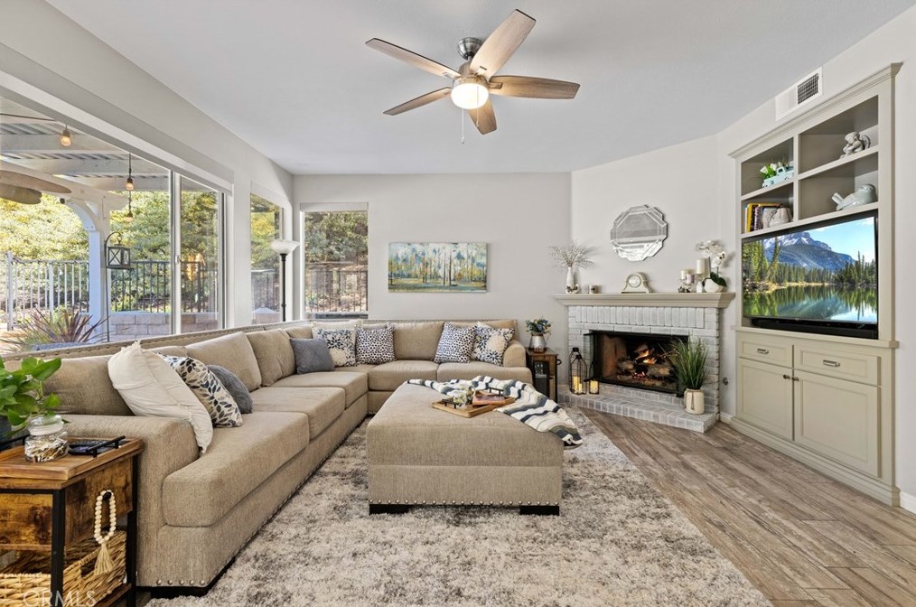 29655 Mammoth Ln, Santa Clarita CA  91387-6226 exterior