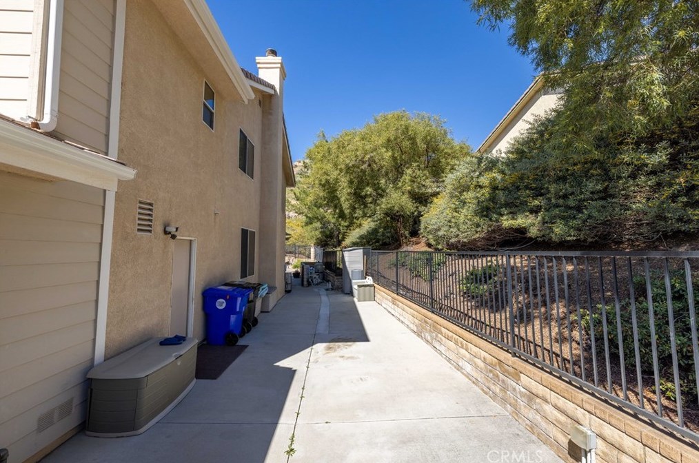 29655 Mammoth Ln, Santa Clarita CA  91387-6226 exterior