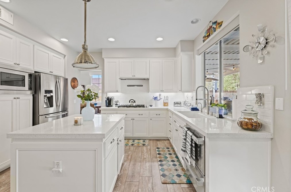 29655 Mammoth Ln, Santa Clarita CA  91387-6226 exterior