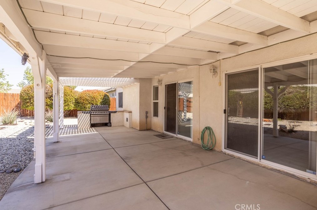 45757 Knightsbridge St, Lancaster CA 93534-5198 exterior