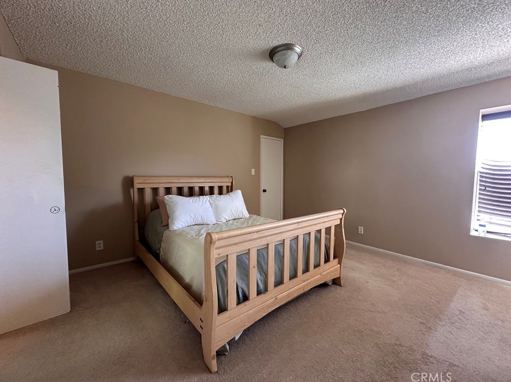 769 Warwick Ave, Thousand Oaks CA  91360-3725 exterior