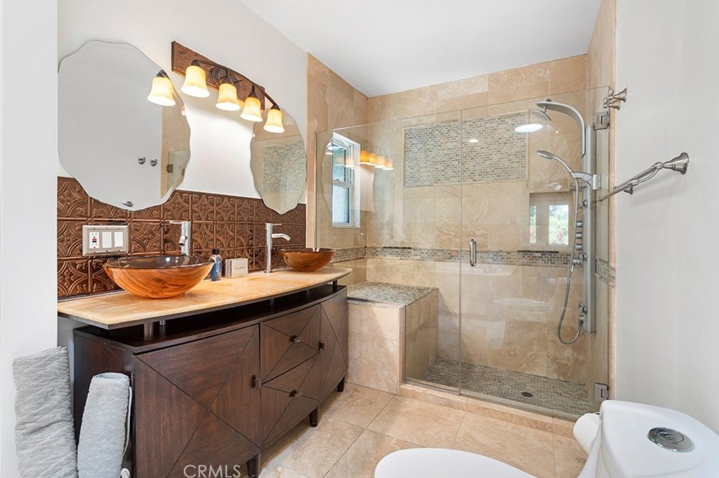 1723 Ln Granada Dr, Thousand Oaks CA 91362-2148 exterior