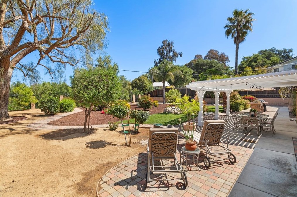 1723 Ln Granada Dr, Thousand Oaks CA 91362-2148 exterior