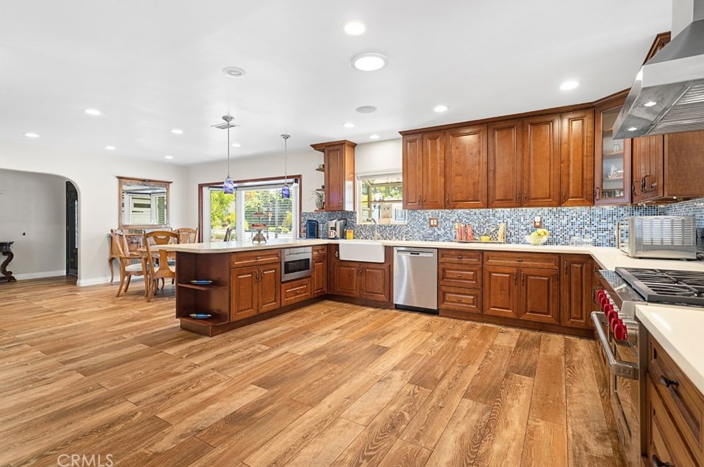 1723 Ln Granada Dr, Thousand Oaks CA 91362-2148 exterior