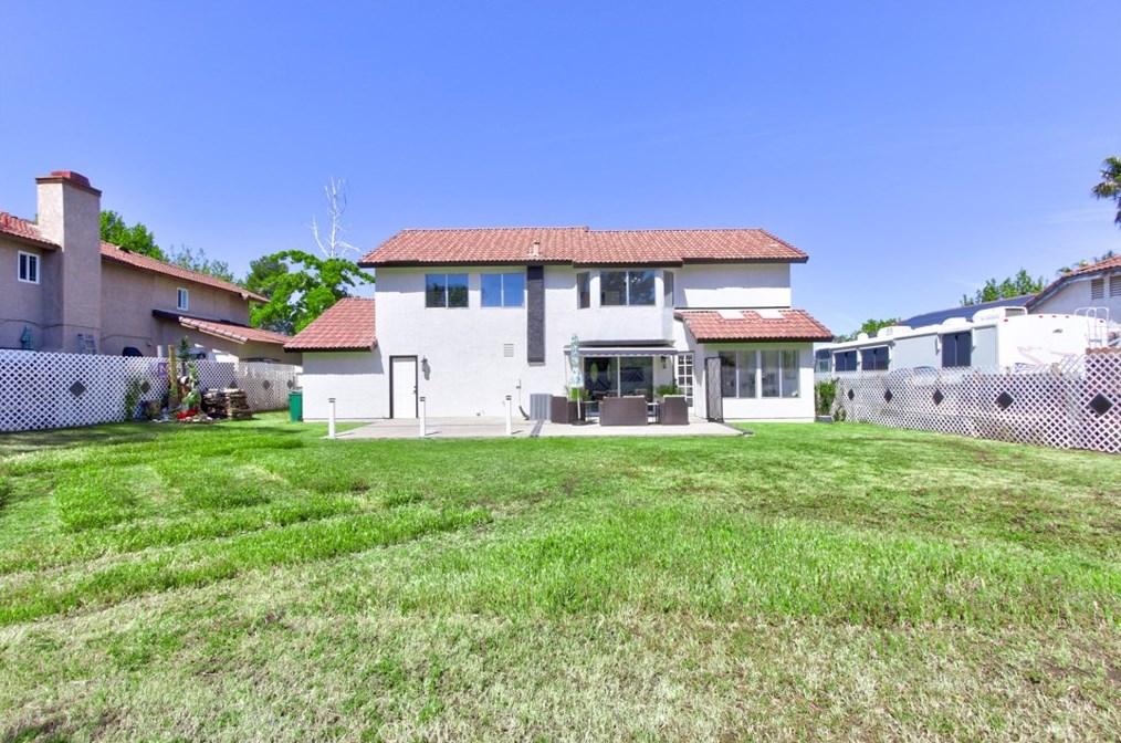 37472 Yorkshire Dr, Palmdale CA  93550-6239 exterior