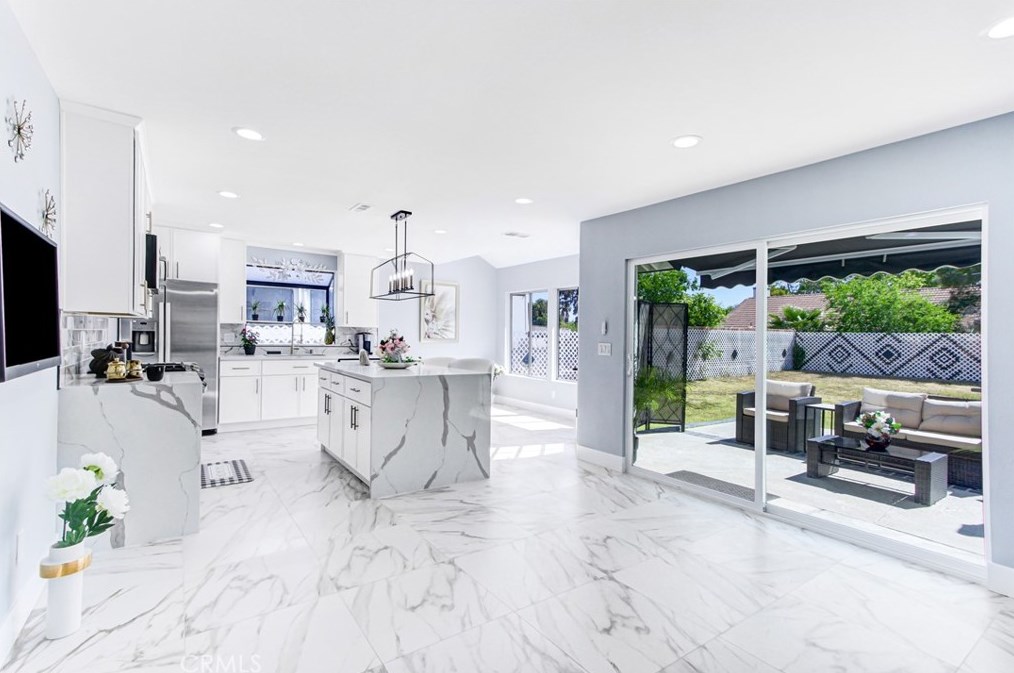 37472 Yorkshire Dr, Palmdale CA  93550-6239 exterior