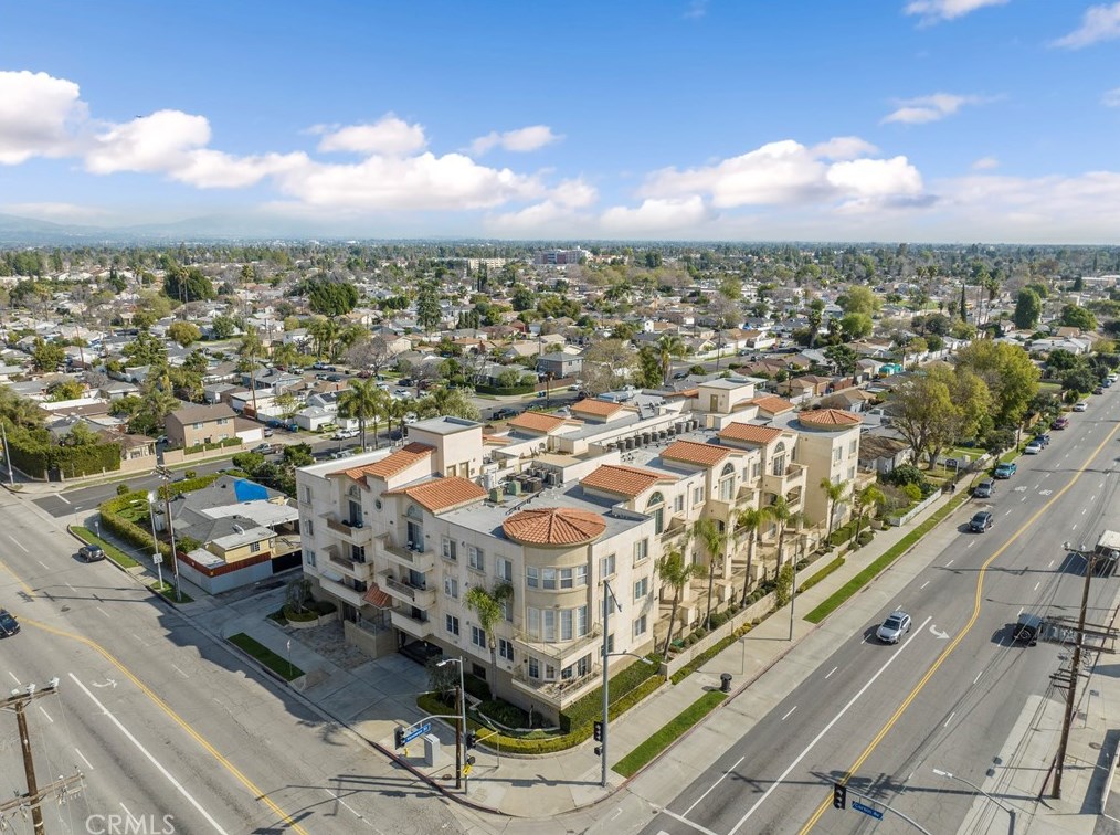 6800 Corbin Ave, Los Angeles CA  91335-3664 exterior
