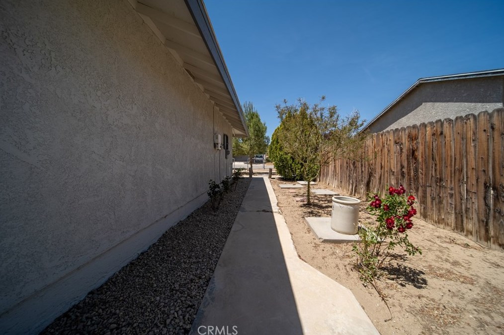 39342 Frontier Circus St, Palmdale CA  93591-3237 exterior