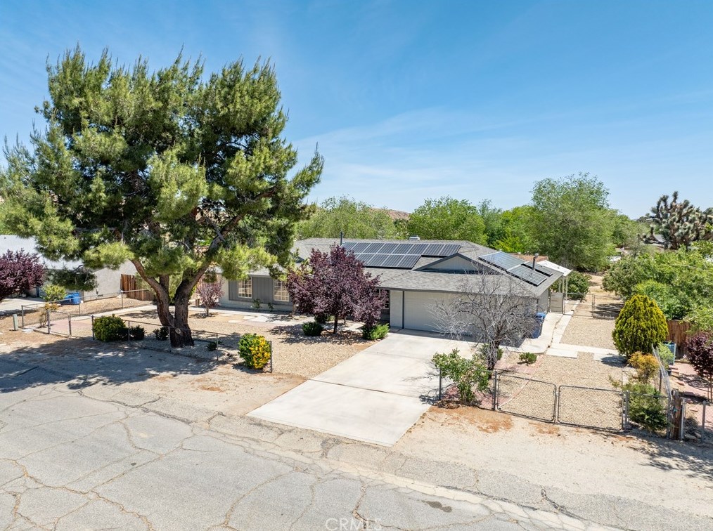 39342 Frontier Circus St, Palmdale CA  93591-3237 exterior