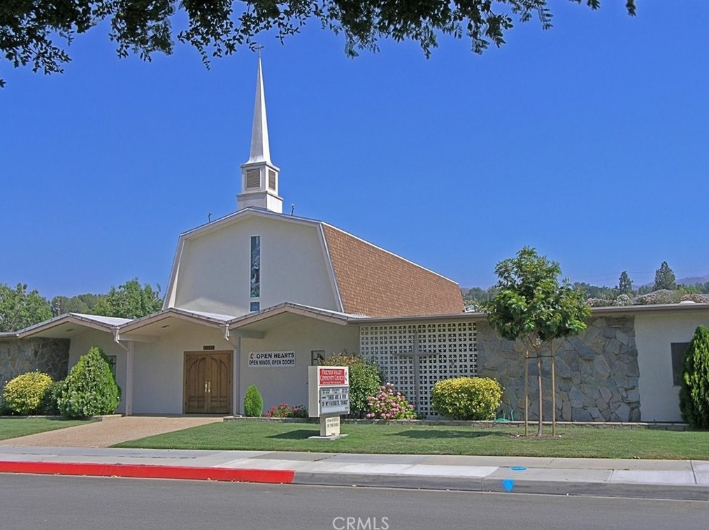 19235 Avenue Of The Oaks, Santa Clarita CA  91321-4738 exterior