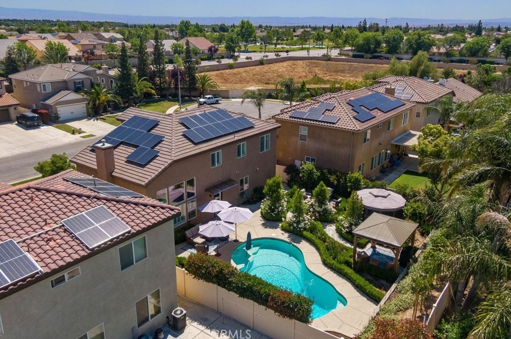 10304 Tungsten St, Bakersfield CA  93311-9516 exterior