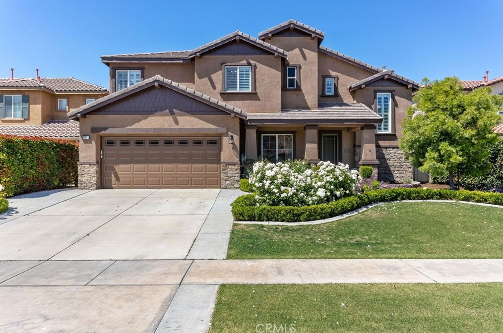 10304 Tungsten St, Bakersfield CA  93311-9516 exterior