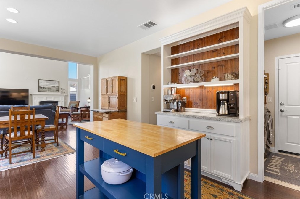 10304 Tungsten St, Bakersfield CA  93311-9516 exterior