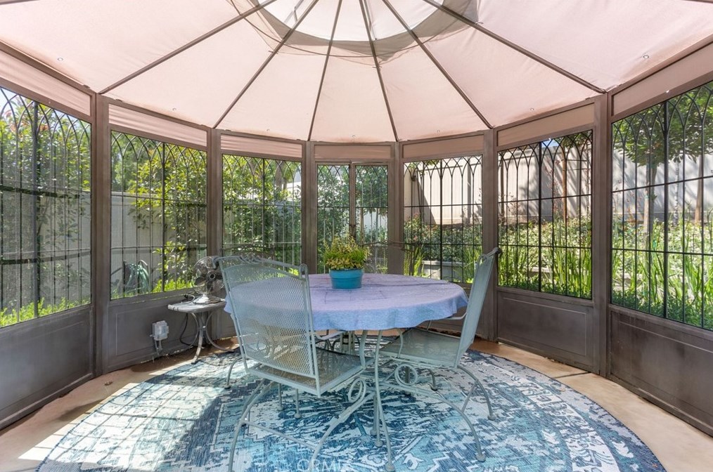 10304 Tungsten St, Bakersfield CA  93311-9516 exterior