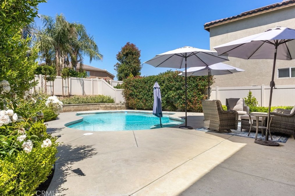 10304 Tungsten St, Bakersfield CA  93311-9516 exterior