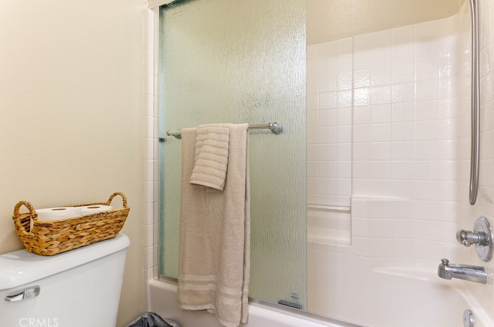 10304 Tungsten St, Bakersfield CA  93311-9516 exterior