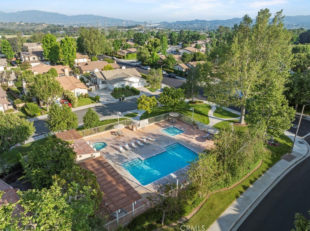 25691 Leticia Dr, Santa Clarita CA  91355-2254 exterior